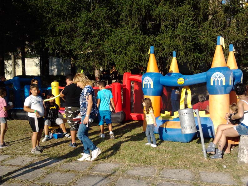 Animazione Bambini, gonfiabili e popcorn